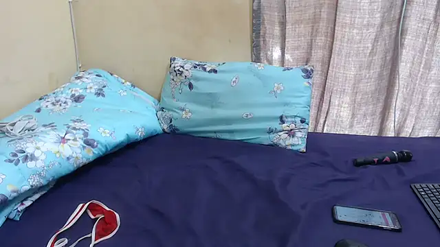 Snapshot of XxxExoticxx27 chatting on 02.13.26 XxxExoticxx27 online show from 02.13.26