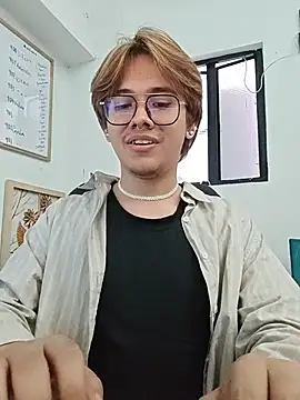 Snapshot of benji_vampire chatting on 02.11.26 benji vampire online show from 02.11.26