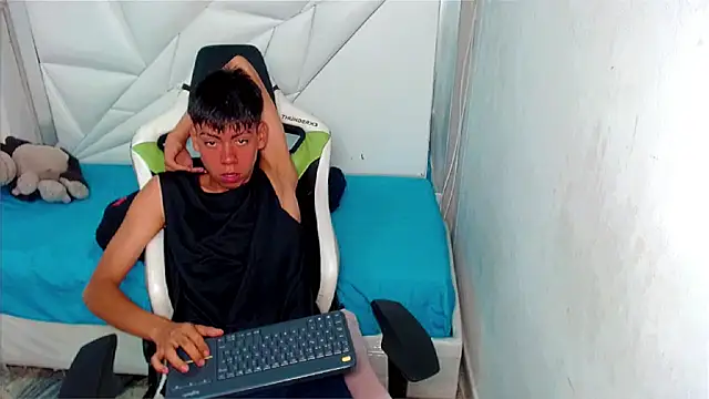 Liarr  online show from 03.10.26