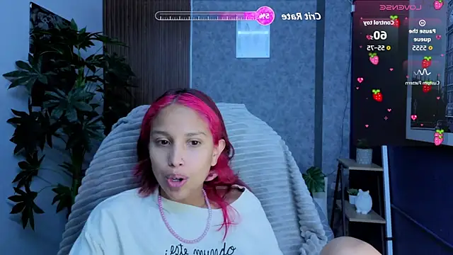 Snapshot of saphire_ chatting on 04.23.26 saphire online show from 04.23.26