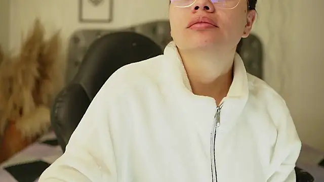 katt eyes  online show from 02.03.26