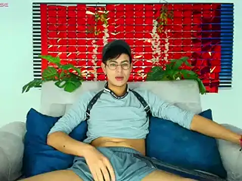 Snapshot of ThiiagoSaeenz chatting on 02.16.26 ThiiagoSaeenz online show from 02.16.26