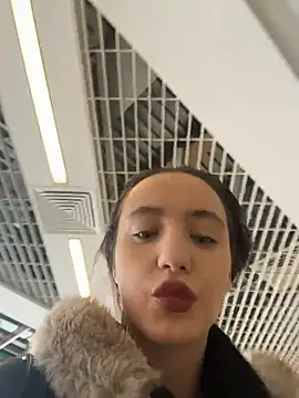 Snapshot of MiaTee chatting on 02.14.26 MiaTee online show from 02.14.26