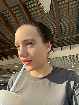 Snapshot of MiaTee chatting on 02.26.26 MiaTee online show from 02.26.26