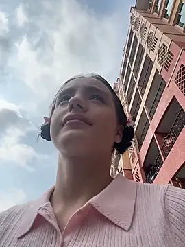 MiaTee online show from 03.24.26