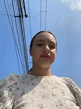 MiaTee online show from 03.27.26