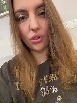 Snapshot of AliceDesmee chatting on 02.22.26 AliceDesmee online show from 02.22.26