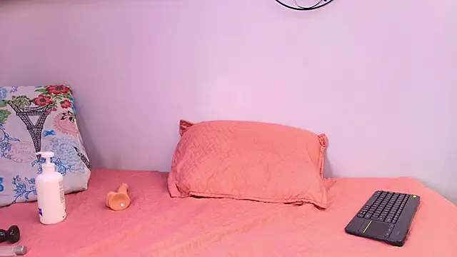 Snapshot of melany_roberts_ chatting on 02.13.26 melany roberts online show from 02.13.26