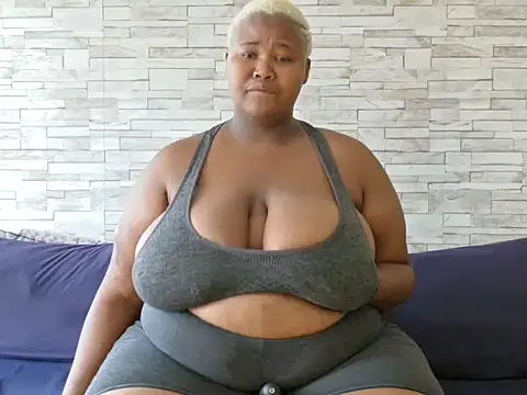 BustyBmw online show from 02.22.26