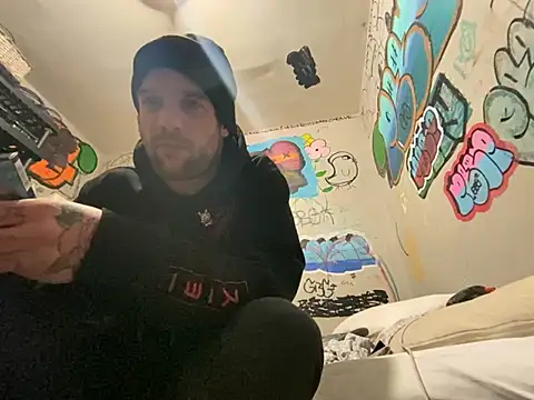 Snapshot of gothboiplzty chatting on 02.24.26 gothboiplzty online show from 02.24.26