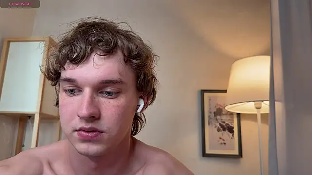 Snapshot of Friday_gay_dude chatting on 04.04.26 Friday gay dude online show from 04.04.26