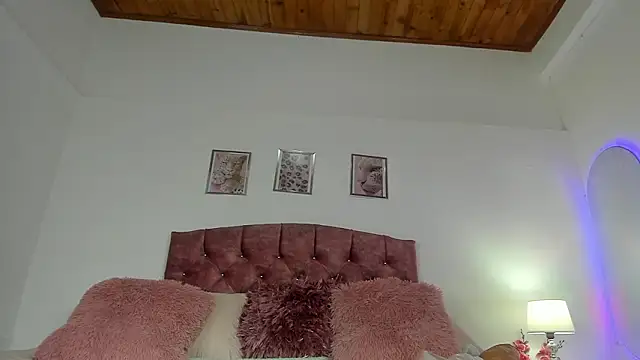 luna velveth online show from 02.02.26