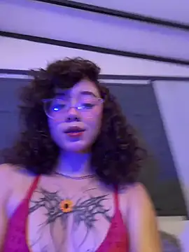 Snapshot of luci_butterfly chatting on 02.11.26 luci butterfly online show from 02.11.26