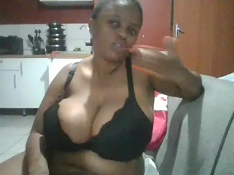 PrettyLisa26 online show from 04.16.26