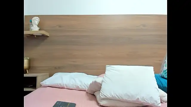 Snapshot of luz-miiaa chatting on 02.13.26 luz-miiaa online show from 02.13.26