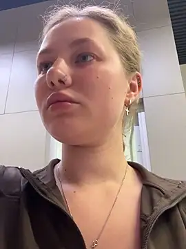 AsynaYuuki online show from 02.22.26