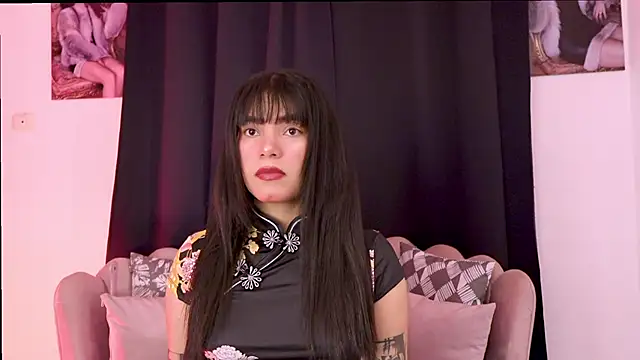 dakotacollins  online show from 04.11.26