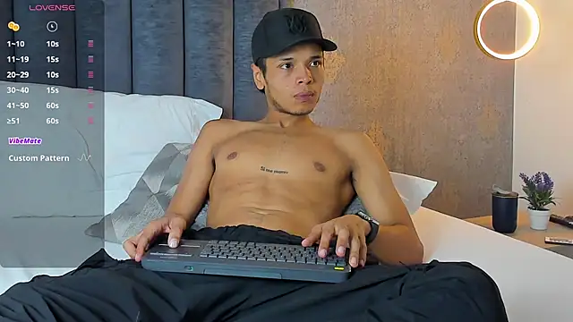 Alejandroo Montenegro online show from 03.19.26