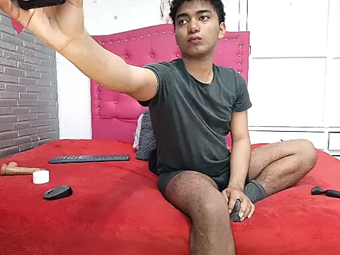 Snapshot of philipsex28 chatting on 02.13.26 philipsex28 online show from 02.13.26