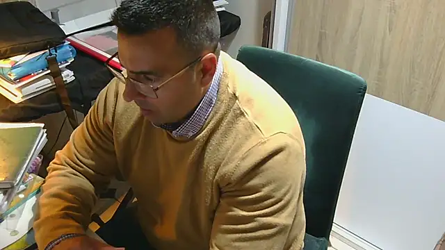 Snapshot of VanillaTime78-Jorge chatting on 05.01.26 VanillaTime78-Jorge online show from 05.01.26