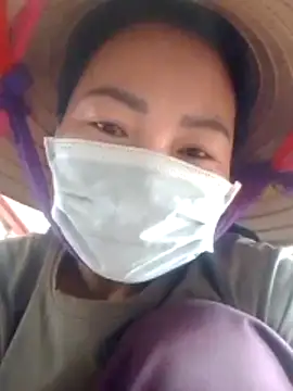 YIYI-502 online show from 02.28.26