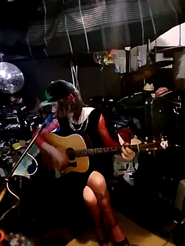 AllucyLu online show from 02.15.26