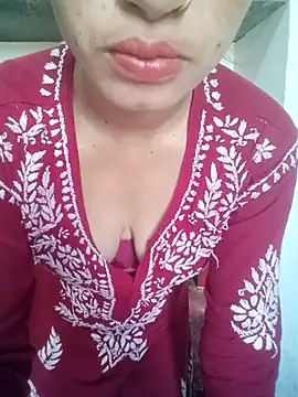 Snapshot of khushi_rawat chatting on 02.03.26 khushi rawat online show from 02.03.26