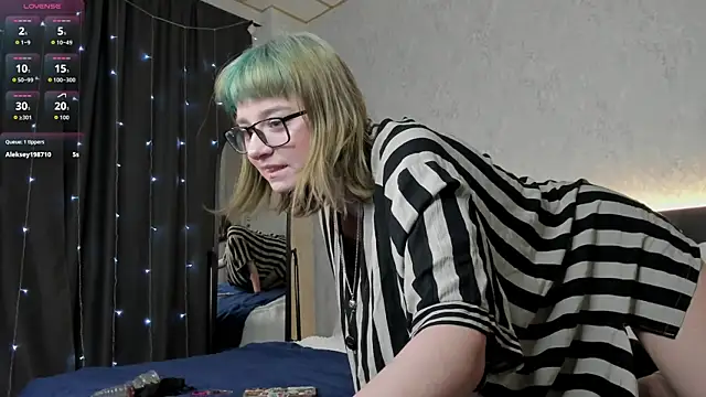 Scarle Whisper online show from 03.25.26