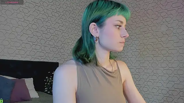 Snapshot of Scarle_Whisper chatting on 04.24.26 Scarle Whisper online show from 04.24.26