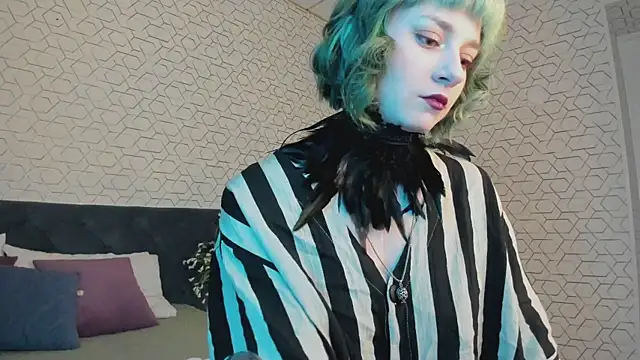 Snapshot of Scarle_Whisper chatting on 05.11.26 Scarle Whisper online show from 05.11.26
