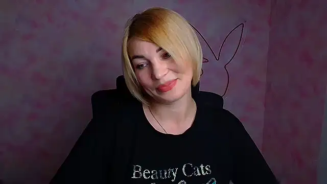 Snapshot of CuttieEmma chatting on 06.23.26 CuttieEmma online show from 06.23.26