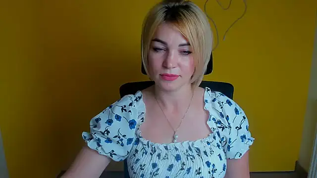 Snapshot of CuttieEmma chatting on 08.03.26 CuttieEmma online show from 08.03.26