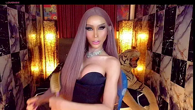 SeductiveSamanthaTS online show from 05.18.26