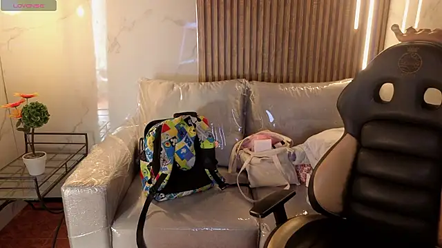 Snapshot of Lynn_turner chatting on 02.09.26 Lynn turner online show from 02.09.26