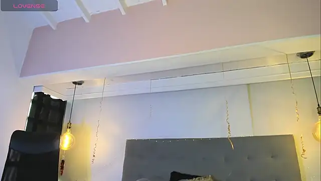 SamiraMalek  online show from 02.14.26