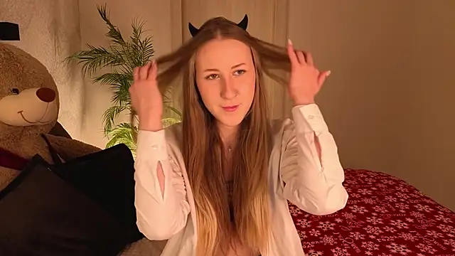 Snapshot of CassieReborn chatting on 02.08.26 CassieReborn online show from 02.08.26