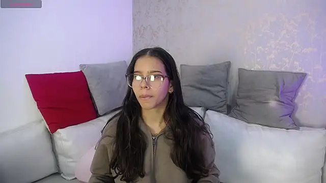 Luna Millers online show from 02.04.26