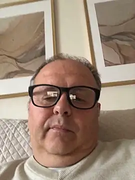 Snapshot of YachtCaptain10 chatting on 02.12.26 YachtCaptain10 online show from 02.12.26