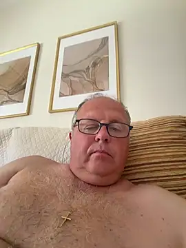 Snapshot of YachtCaptain10 chatting on 06.05.26 YachtCaptain10 online show from 06.05.26