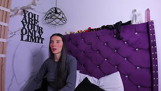 Valkiria-and-Dione online show from 03.16.26