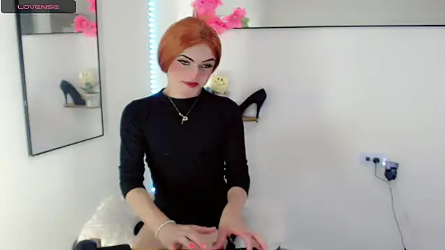 Snapshot of NathalialLooes chatting on 04.25.26 NathalialLooes online show from 04.25.26