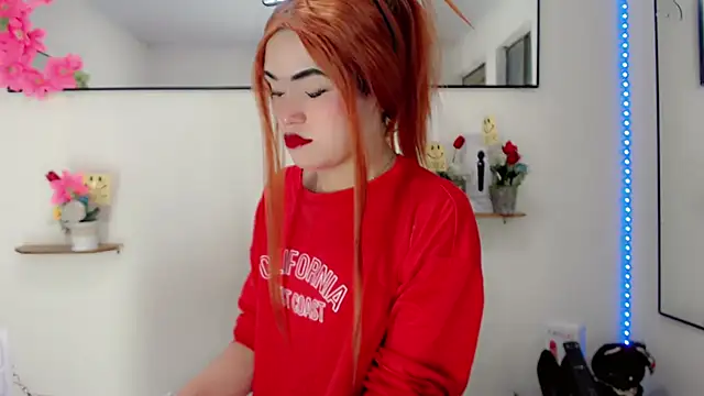 Snapshot of NathalialLooes chatting on 05.17.26 NathalialLooes online show from 05.17.26