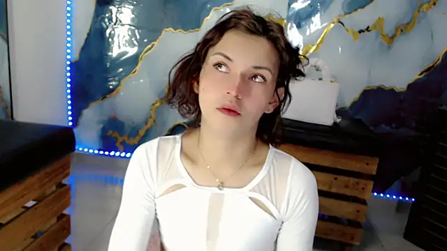 Snapshot of NathalialLooes chatting on 05.31.26 NathalialLooes online show from 05.31.26