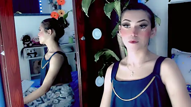NathalialLooes online show from 07.28.26