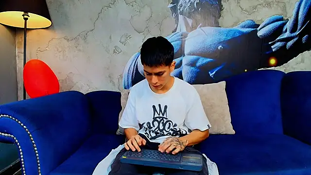 Snapshot of Aron_pulse chatting on 02.20.26 Aron pulse online show from 02.20.26