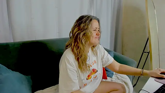 LilyBel online show from 04.17.26