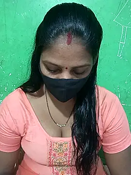 Snapshot of Parul-009 chatting on 04.08.26 Parul-009 online show from 04.08.26