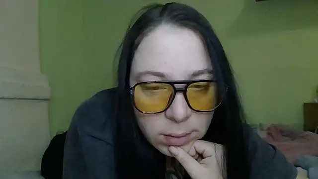 MillaSourety online show from 02.12.26