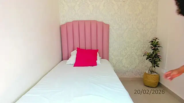 Snapshot of Brit_weston chatting on 02.20.26 Brit weston online show from 02.20.26