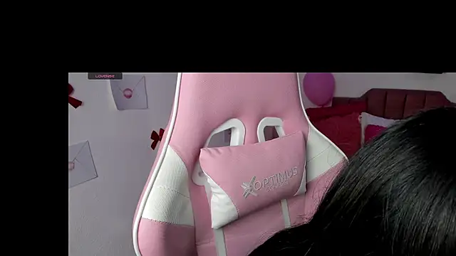 Snapshot of SiennaBloom chatting on 02.14.26 SiennaBloom online show from 02.14.26